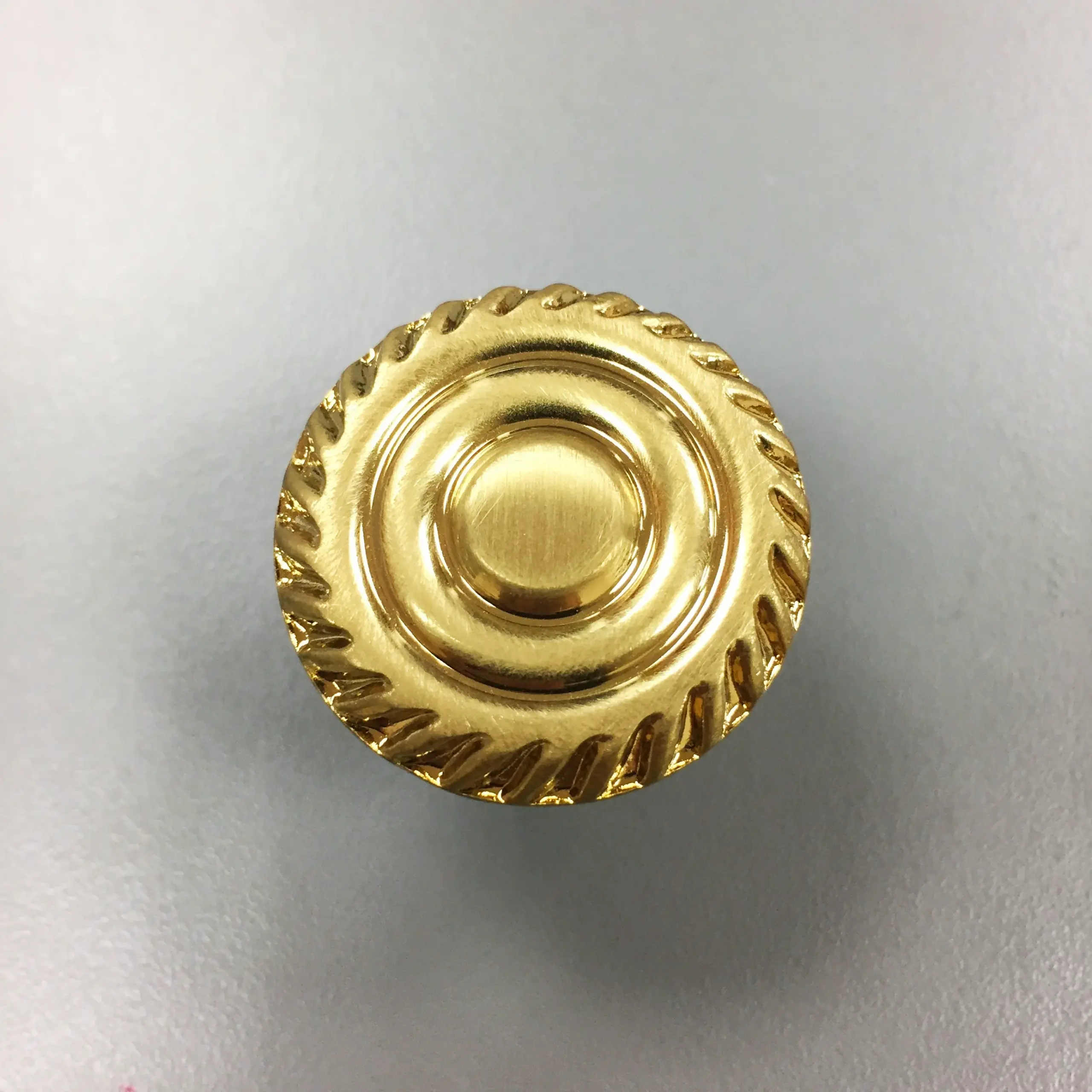 121.5 LIFT KNOB